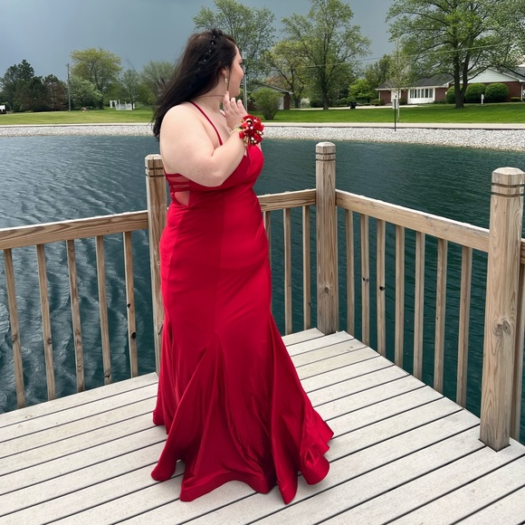 RED PROM DRESS SIZE 12♥️ - Picture 2 of 4